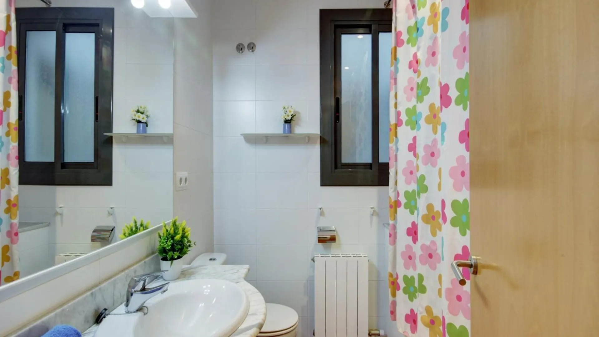 Apartment In Central Location Roses