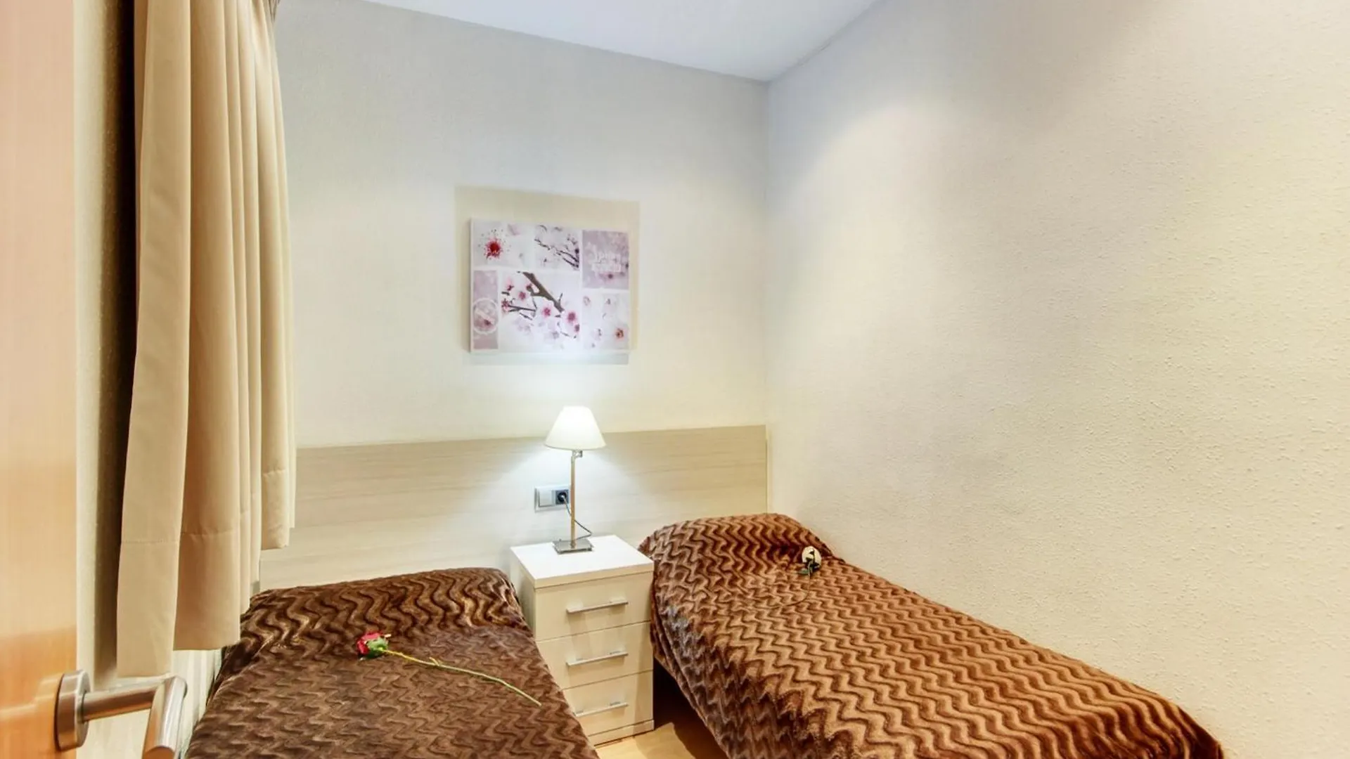 Apartment In Central Location Roses Spain